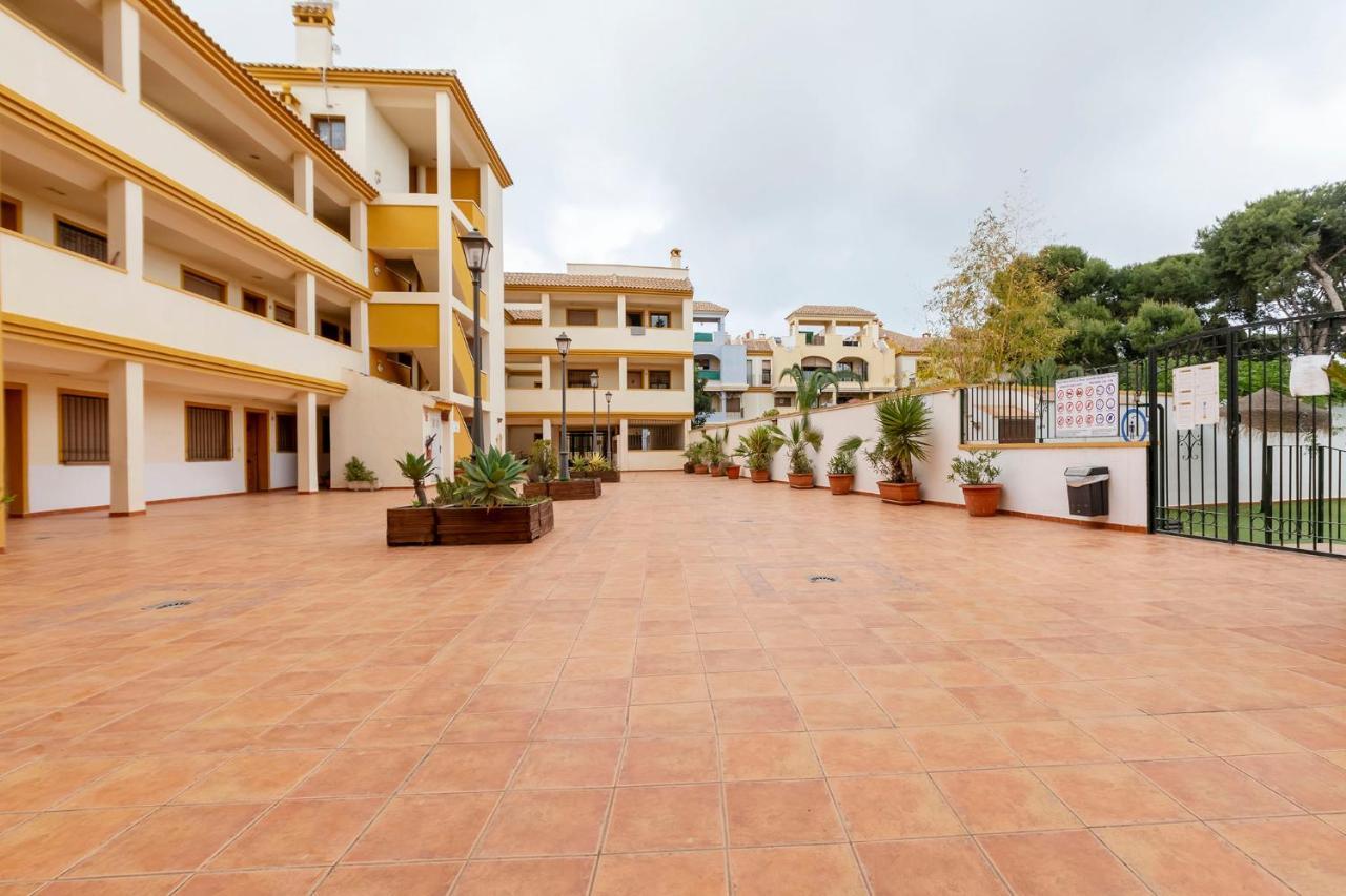 Atico Con Terraza-Solarium Y Piscina 4-6 Personas Wifi A/C Daire Roda Dış mekan fotoğraf
